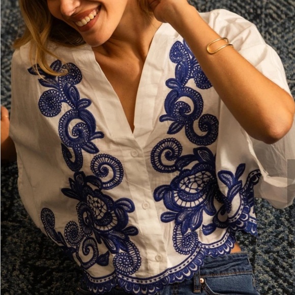 Adiva Tops - Adiva White Cotton w Blue Embroidery Dolman Sleeves